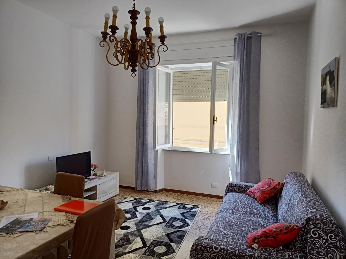 Casa Ilanfra - Appartamenti Gabbiano, Farfalla E Stella Marina 피옴비노 외부 사진