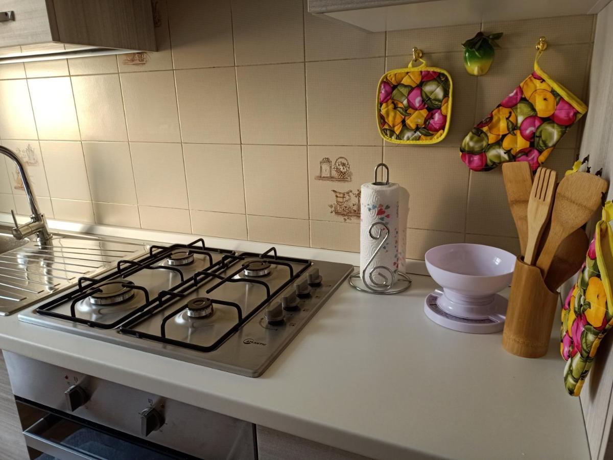 Casa Ilanfra - Appartamenti Gabbiano, Farfalla E Stella Marina 피옴비노 외부 사진