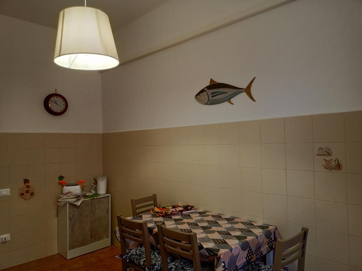 Casa Ilanfra - Appartamenti Gabbiano, Farfalla E Stella Marina 피옴비노 외부 사진