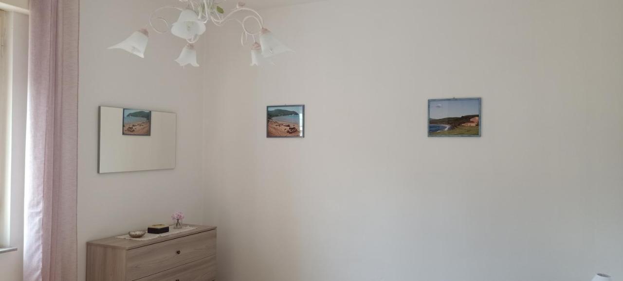 Casa Ilanfra - Appartamenti Gabbiano, Farfalla E Stella Marina 피옴비노 외부 사진