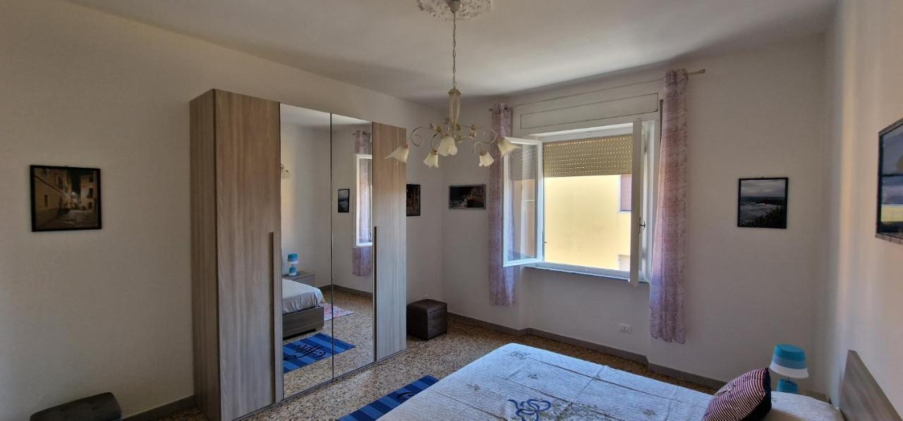 Casa Ilanfra - Appartamenti Gabbiano, Farfalla E Stella Marina 피옴비노 외부 사진